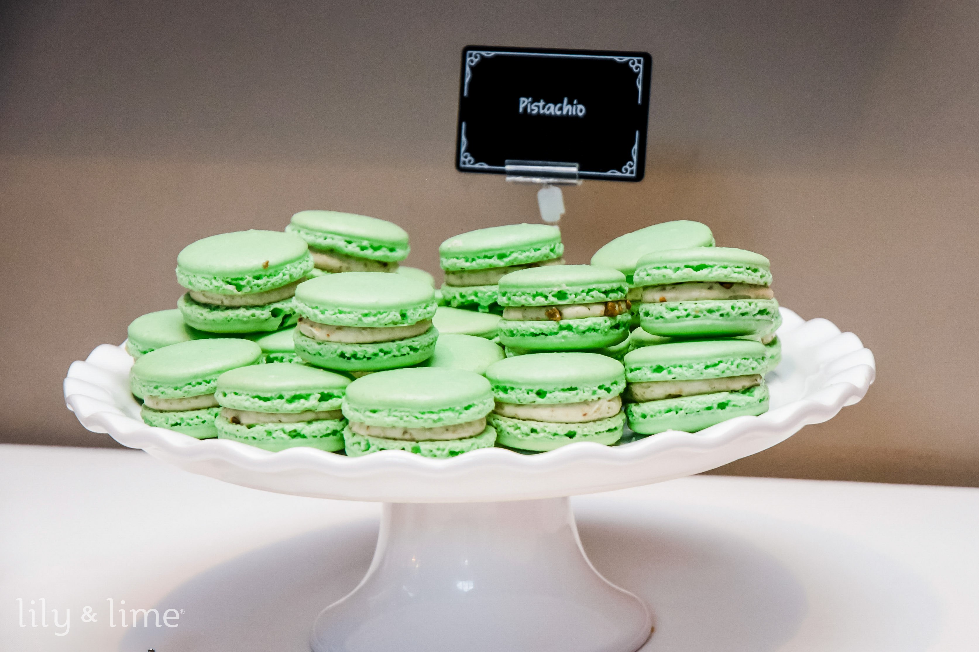 28 Affordable Wedding Cake Tips To Cut Costs Without Compromising Style |  Lily \u0026 Lime, image size:3346x2231