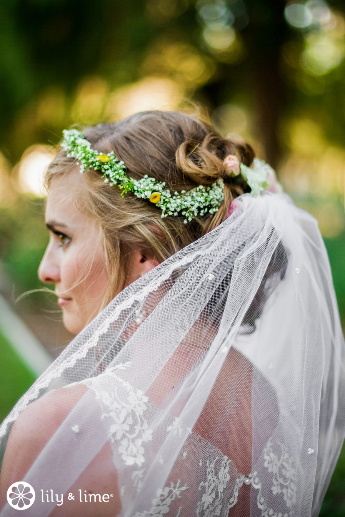 15 Ways to Wear a Veil and Flower Crown Combo