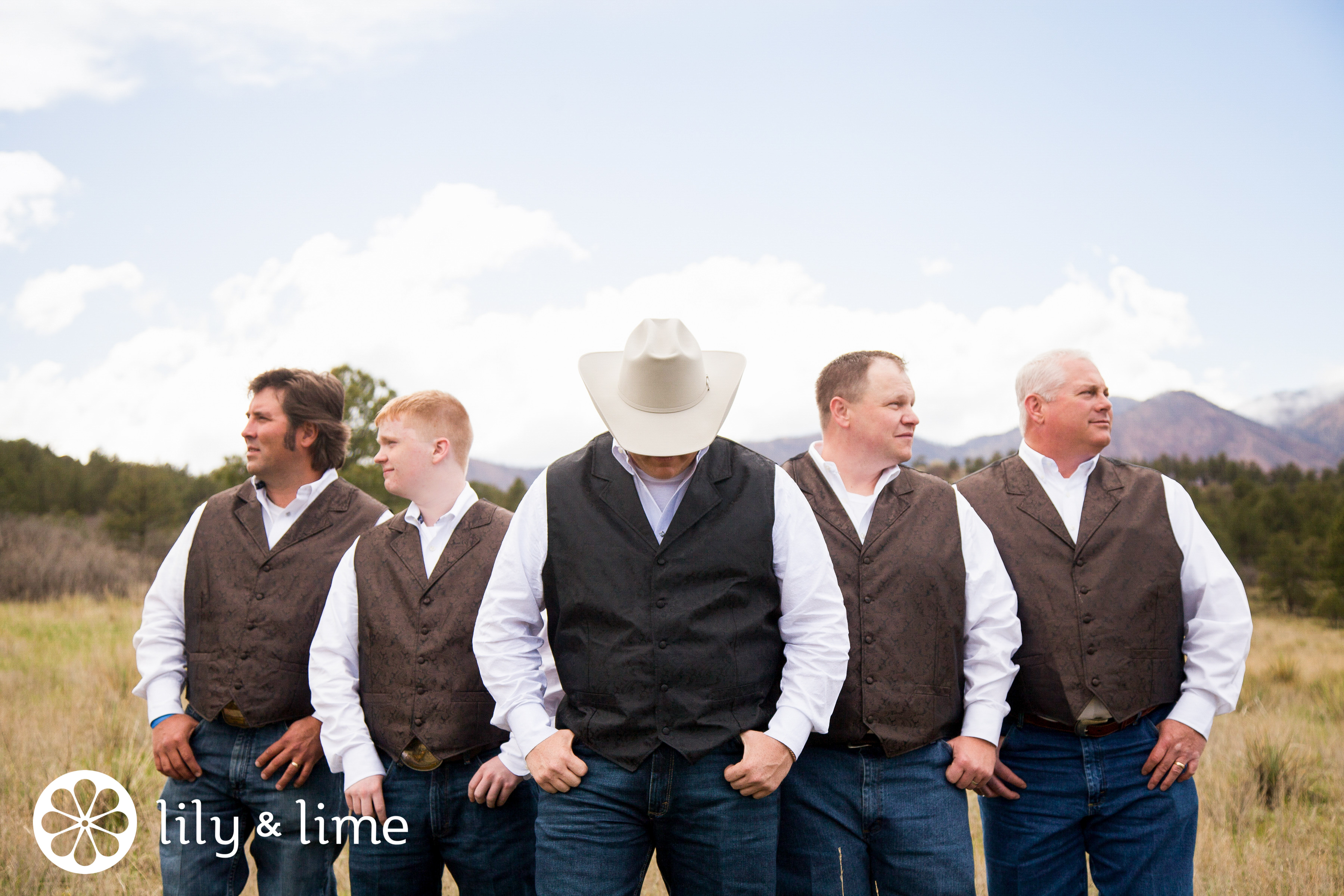 country wedding groom and groomsmen cowboy hat photo