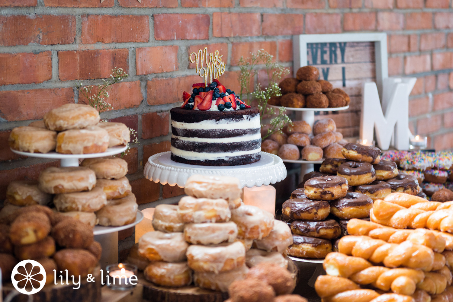 wedding donut dessert table