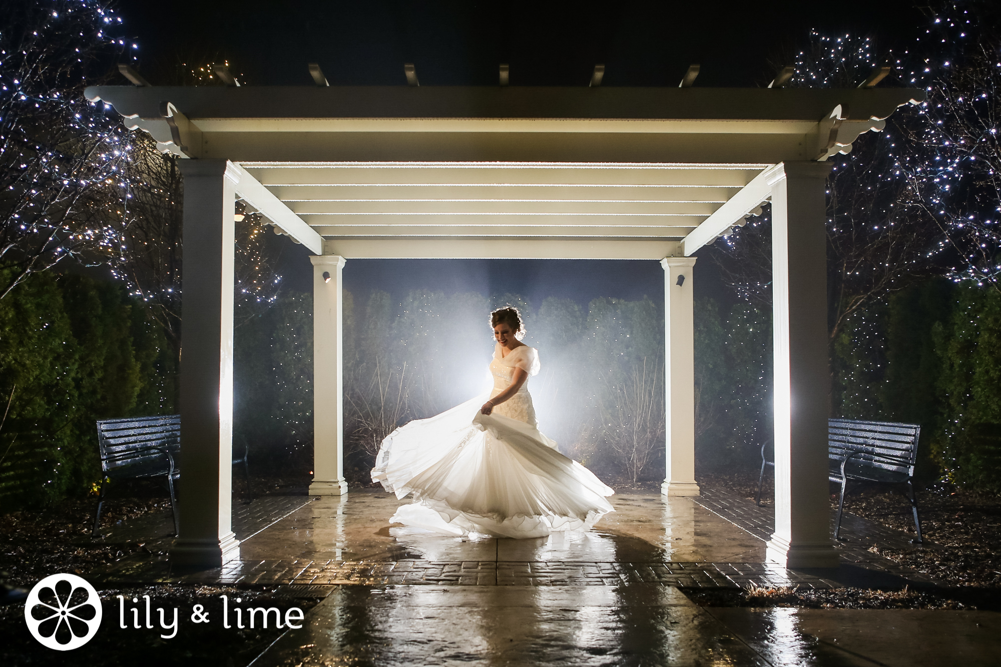 outdoor winter wedding photos