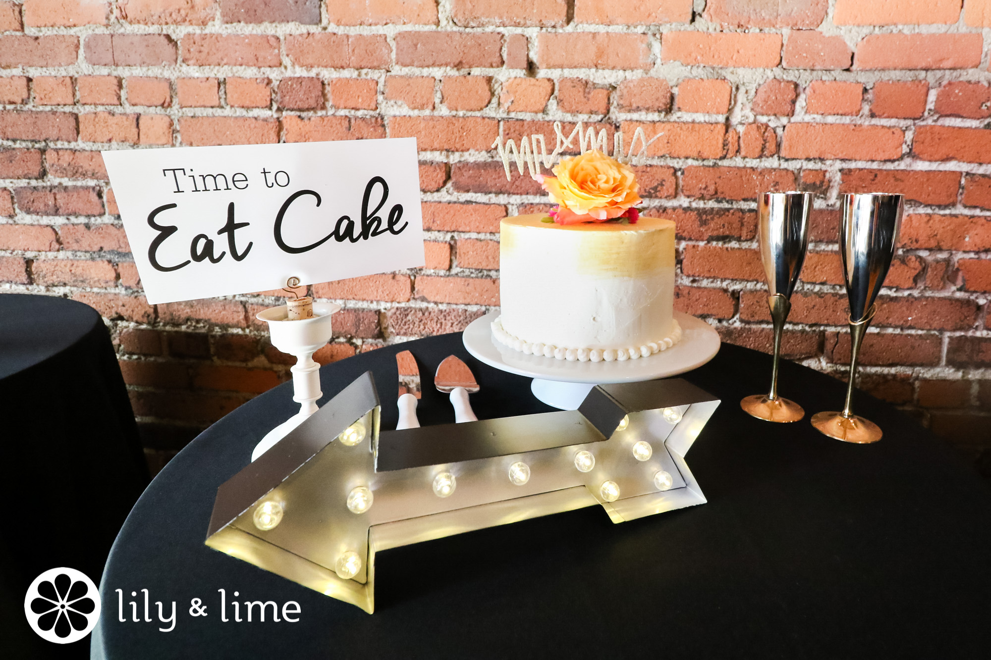 fun wedding cake table decor