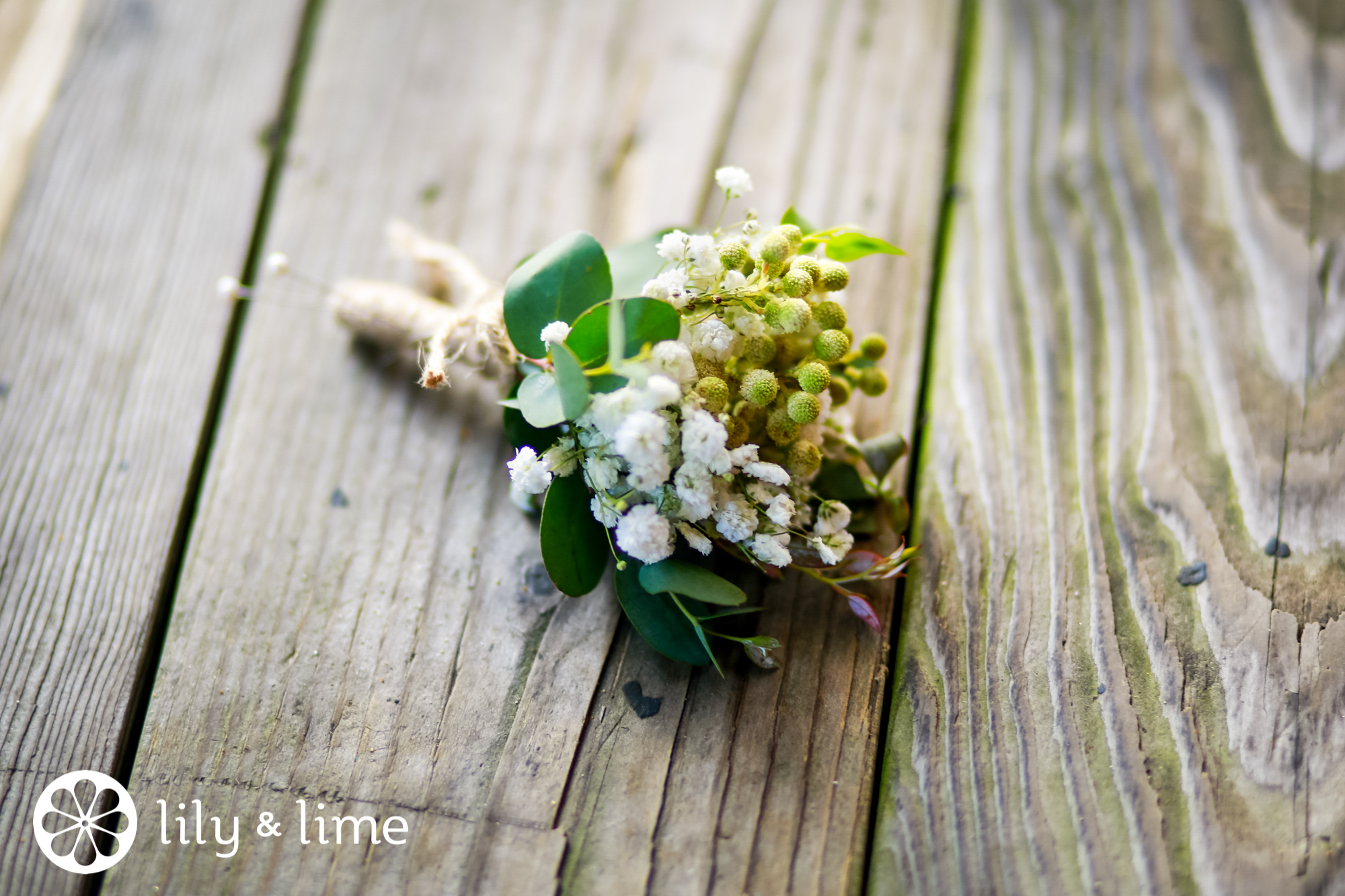 green wedding boutonniere