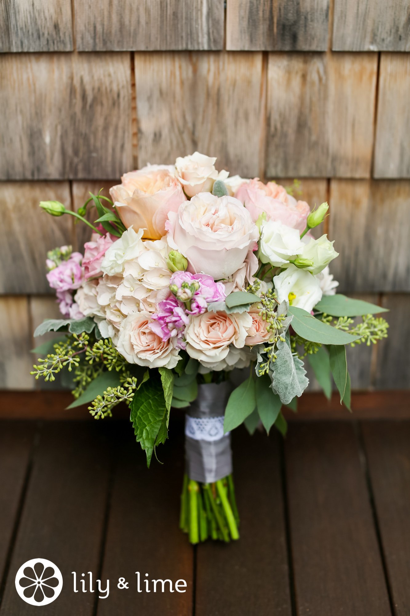 spring wedding color palette bouquet