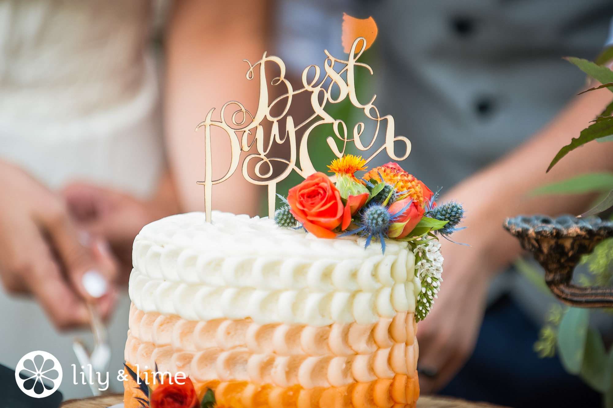 creamsicle wedding cake colors