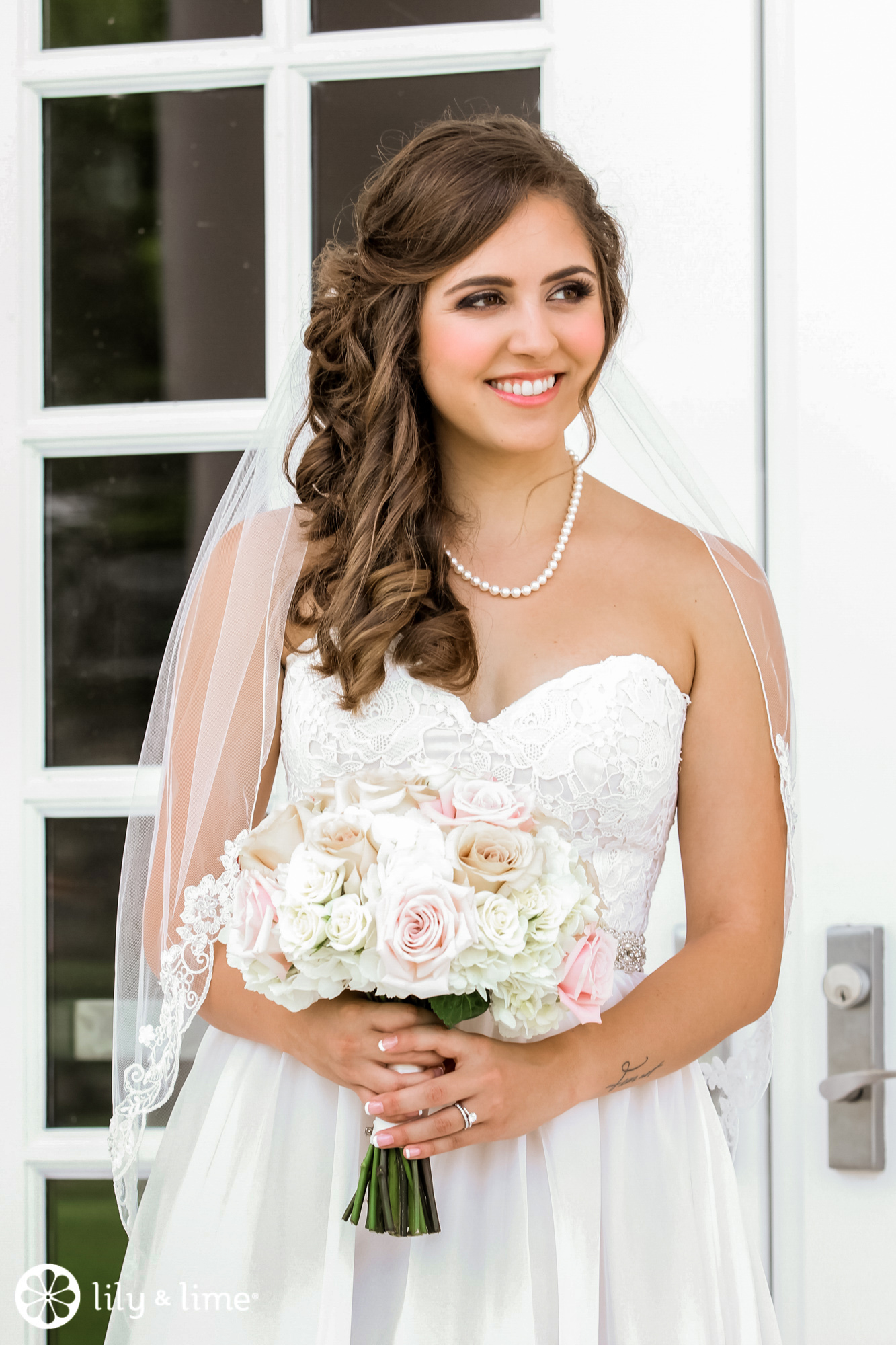 Beauty Model with Curly Hair Style in White Bridal Dress. Bride Fashion  Woman in Wedding Gown Full Length. Makeup and Hairstyle Stock Image - Image  of fashion, fashionable: 219735609